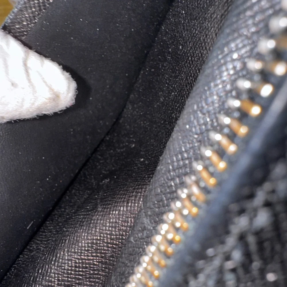 Louis Vuitton Damier Infini
Porte feiulle
Brazza Long Wallet Purse/authentic - Picture 14 of 16